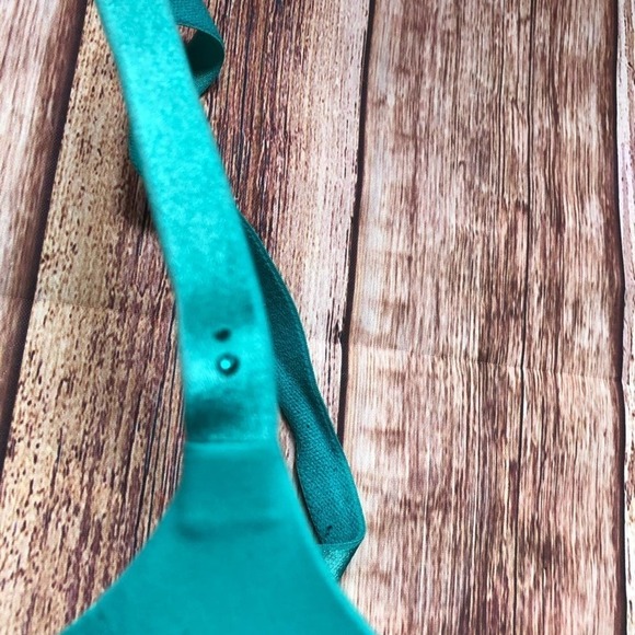 Victoria Secret Demi Bra - Picture 2 of 4